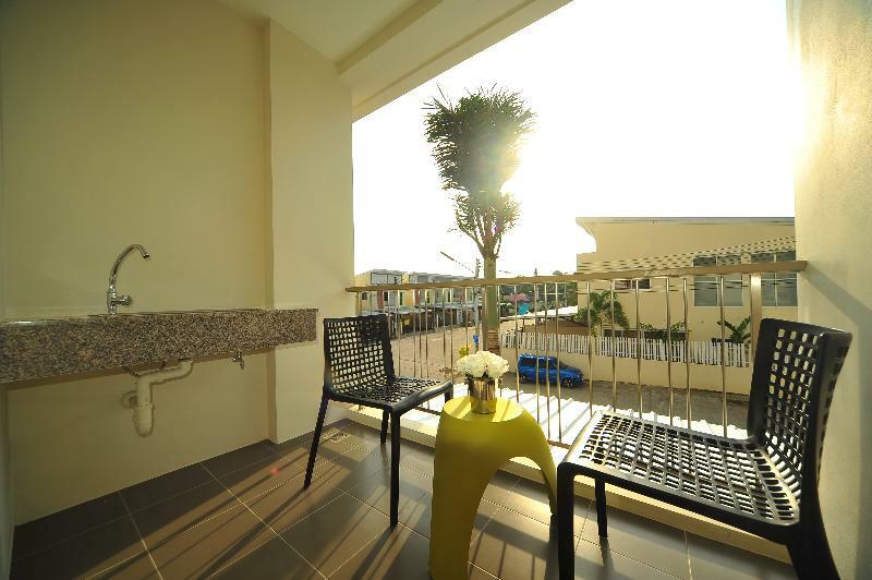 Ratana Hotel Rassada, Phuket Town- Sha Extra Plus Bagian luar foto
